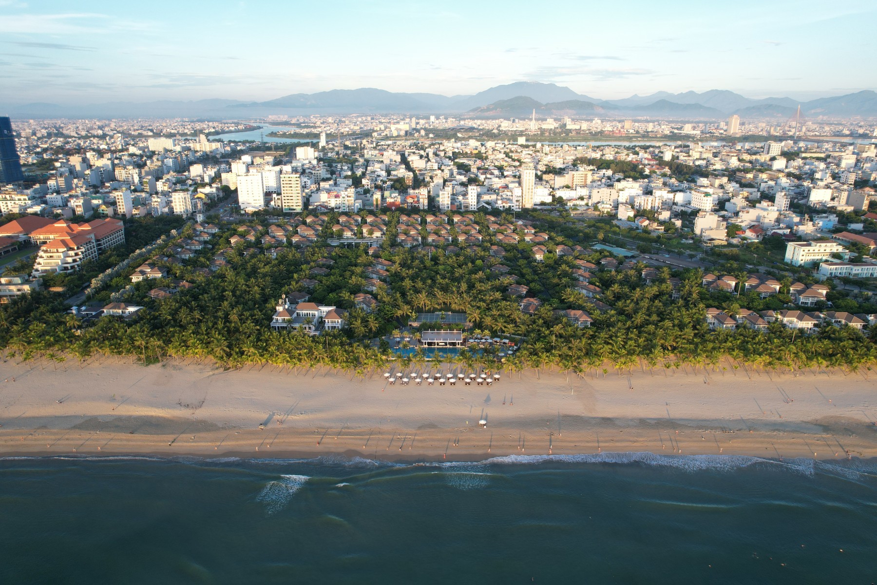 beachfrontvilla-masterbedroomview_optimized